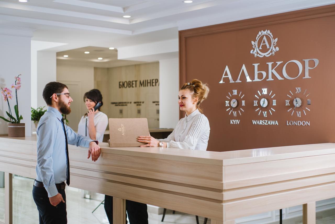 Hotel Alkor Truskavets Eksteriør bilde